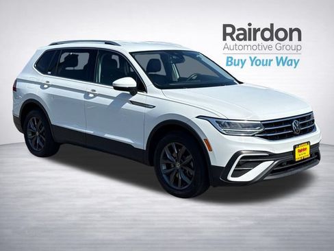 Used 2022 Volkswagen Tiguan SE AWD/4WD image 1