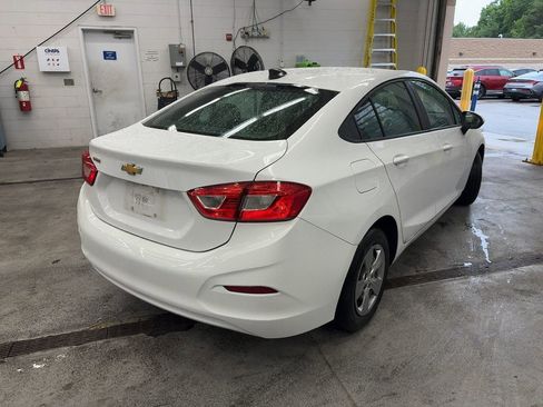 Used 2018 Chevrolet Cruze LS FWD image 4