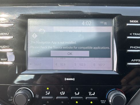 Used 2020 Toyota Camry LE FWD image 24