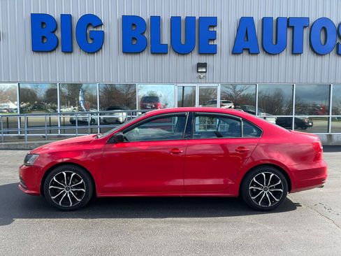 Used 2015 Volkswagen Jetta S image 2
