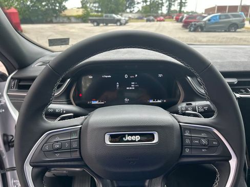 New 2025 Jeep Grand Cherokee Laredo w/ Trailer Tow Package image 14