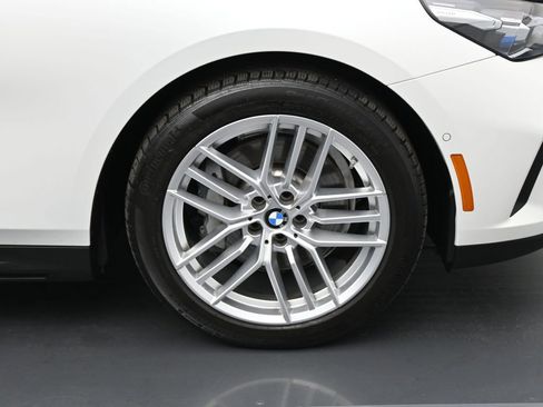Used 2025 BMW 530i xDrive w/ Premium Package image 26