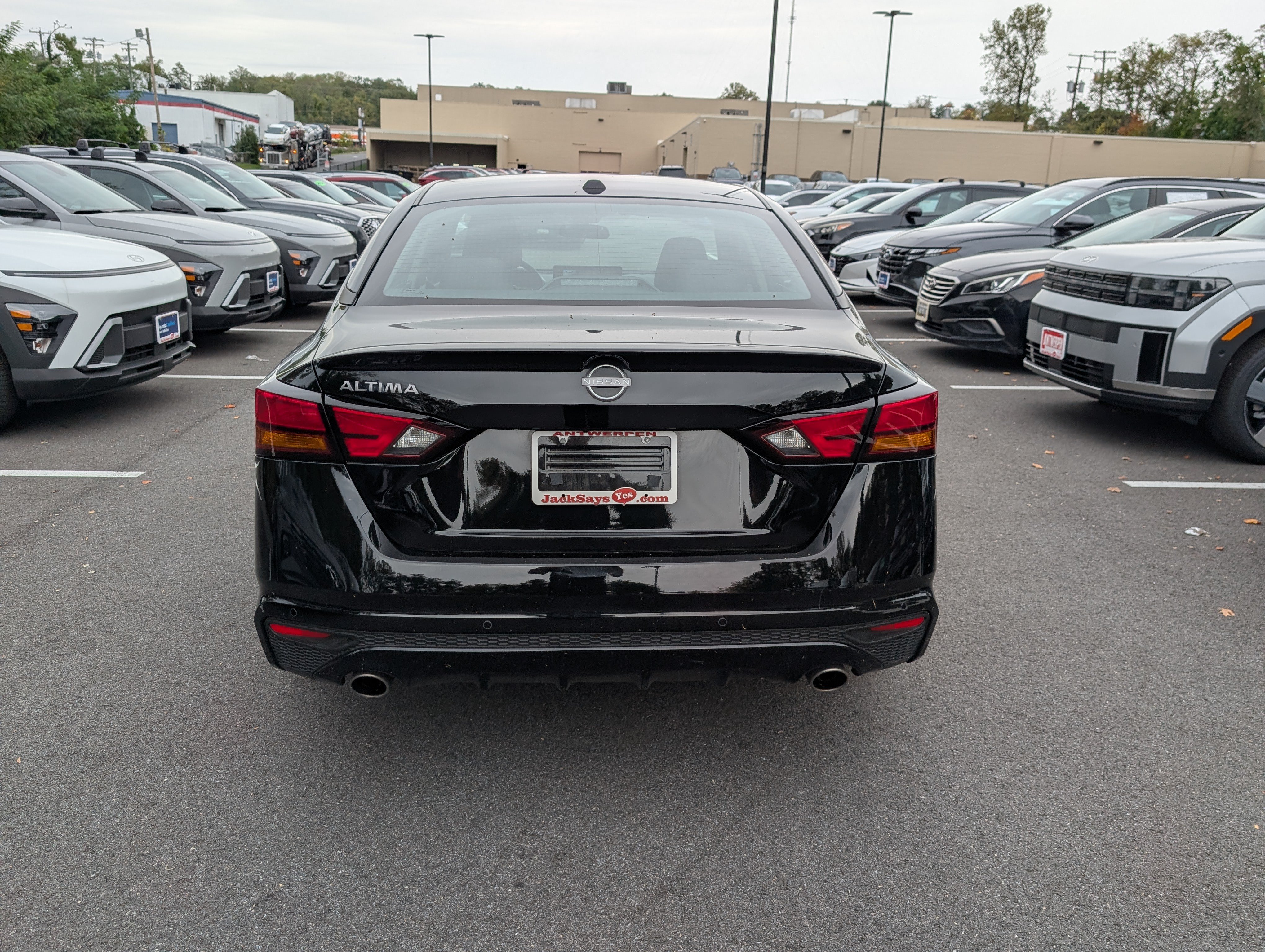 Used 2025 Nissan Altima 2.5 SV w/ SV Special Edition Package FWD image 4