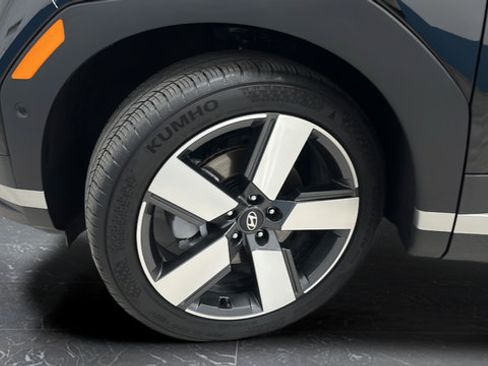 Used 2025 Hyundai Santa Fe Limited AWD/4WD image 39