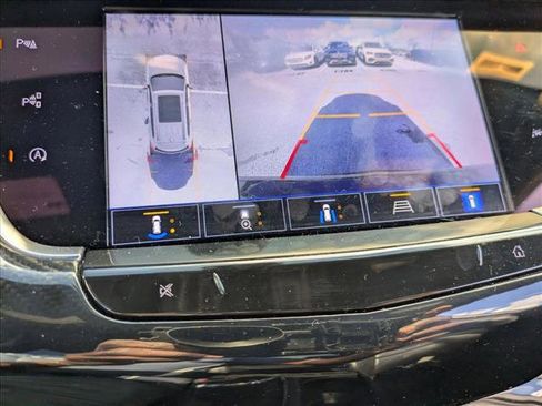 Used 2023 Cadillac XT6 Sport w/ Technology Package AWD/4WD image 13