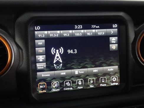 Used 2023 Jeep Gladiator Mojave w/ Cold Weather Group AWD/4WD image 28