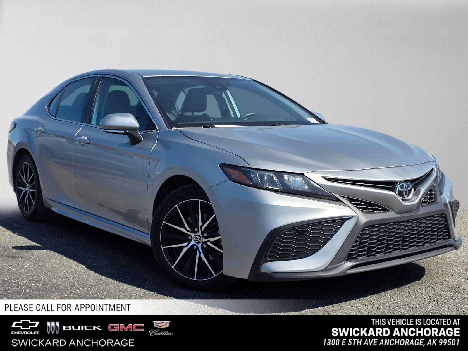Used 2024 Toyota Camry SE FWD image 1
