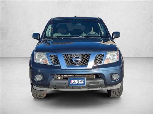 Used 2016 Nissan Frontier SV image 2