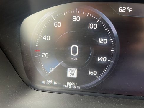 Used 2022 Volvo XC90 T6 Inscription w/ Lounge Package image 20