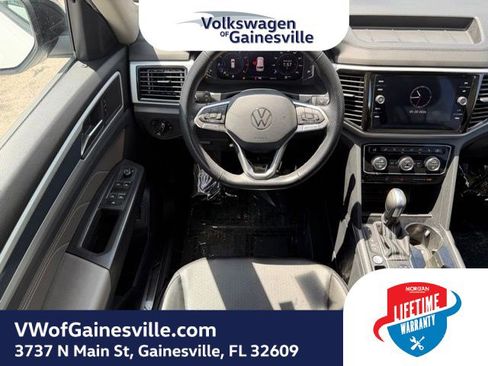 Certified 2023 Volkswagen Atlas SEL R-Line AWD/4WD image 17