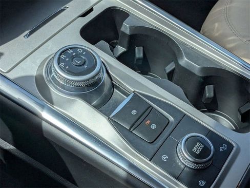 Used 2023 Ford Explorer Limited image 36