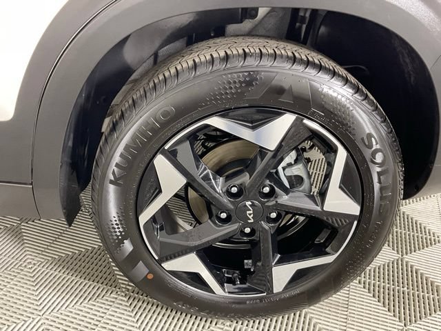 Used 2025 Kia Seltos S FWD image 9