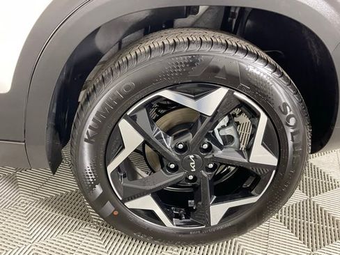 Used 2025 Kia Seltos S FWD image 9