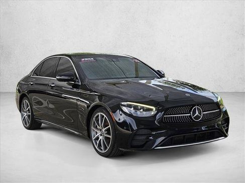 Used 2022 Mercedes-Benz E 350 4MATIC Sedan image 3