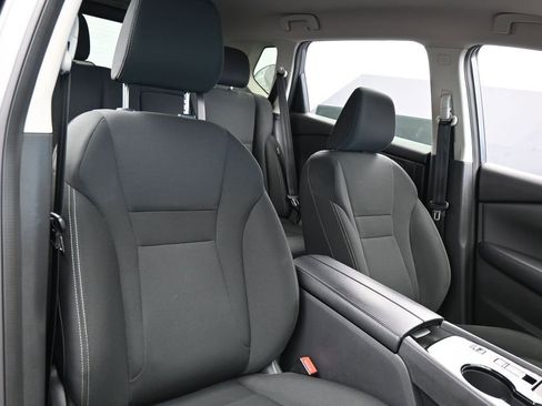 Used 2025 Nissan Rogue S FWD image 35