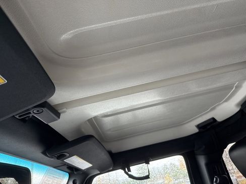 Used 2018 Jeep Wrangler Unlimited Sahara image 38