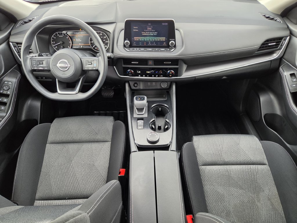 Used 2024 Nissan Rogue SV AWD/4WD image 12