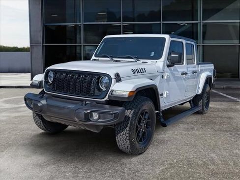 Used 2024 Jeep Gladiator Sport AWD/4WD image 5