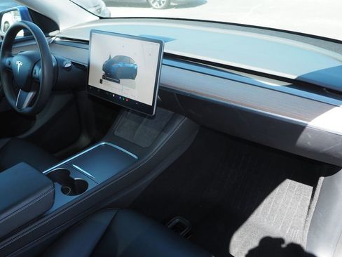 Used 2025 Tesla Model Y Long Range image 21