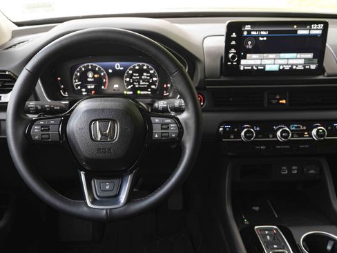 Used 2025 Honda Pilot Elite image 20
