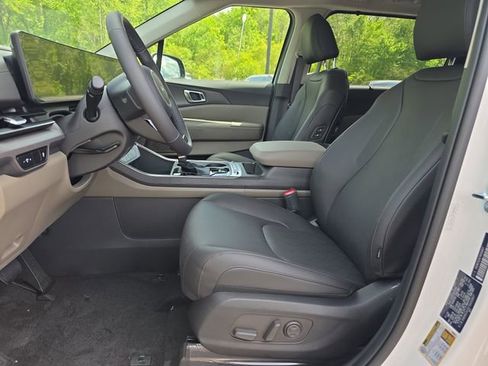 New 2026 Kia Carnival SX FWD image 5