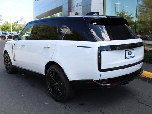 New 2025 Land Rover Range Rover Long Wheelbase SE image 10