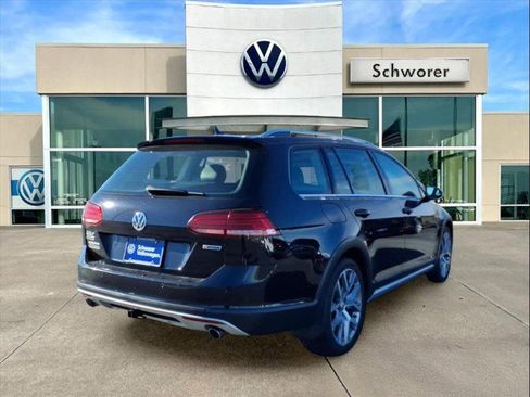 Used 2019 Volkswagen Golf Alltrack SE image 4