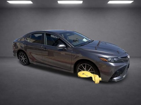 Used 2024 Toyota Camry SE FWD image 13