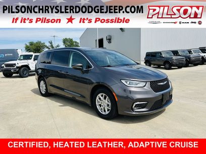 Used 2023 Chrysler Pacifica Touring-L