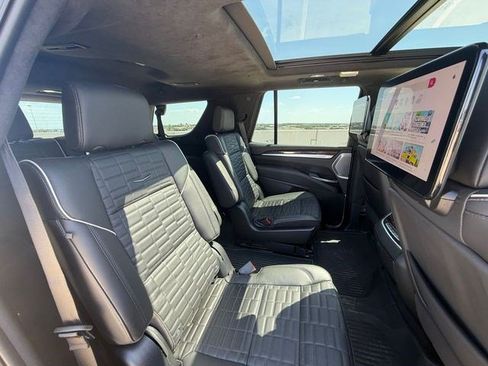 Used 2025 Cadillac Escalade Sport Platinum w/ LPO, ONYX Package RWD image 17