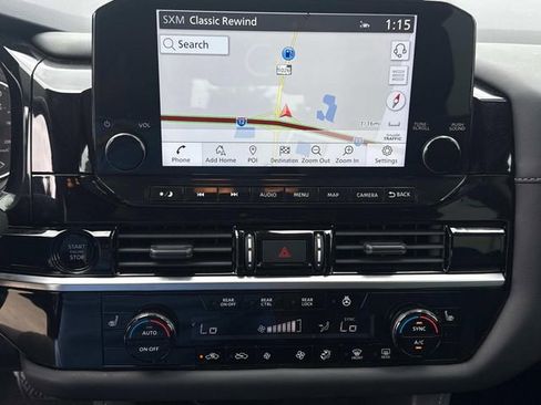 Used 2025 Nissan Pathfinder SL AWD/4WD image 32