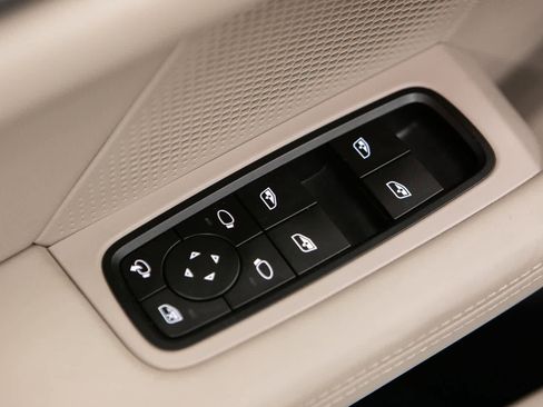 Used 2025 Porsche Taycan 4S image 25