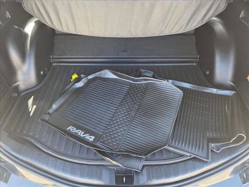 Certified 2018 Toyota RAV4 Limited image 6