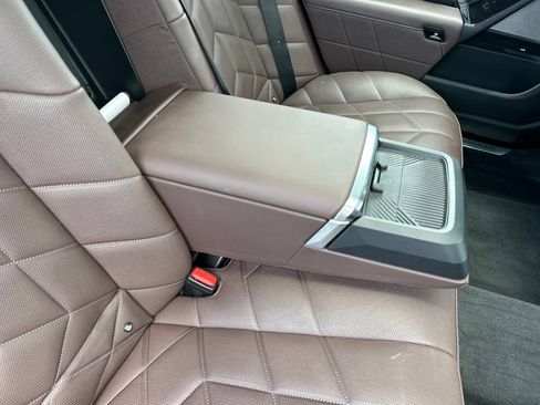 Used 2025 BMW 740i RWD image 48