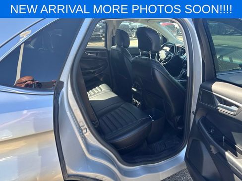 Used 2016 Ford Edge SEL w/ Equipment Group 201A AWD/4WD image 11