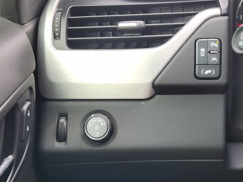 Used 2018 GMC Yukon XL SLT w/ Premium Edition image 23