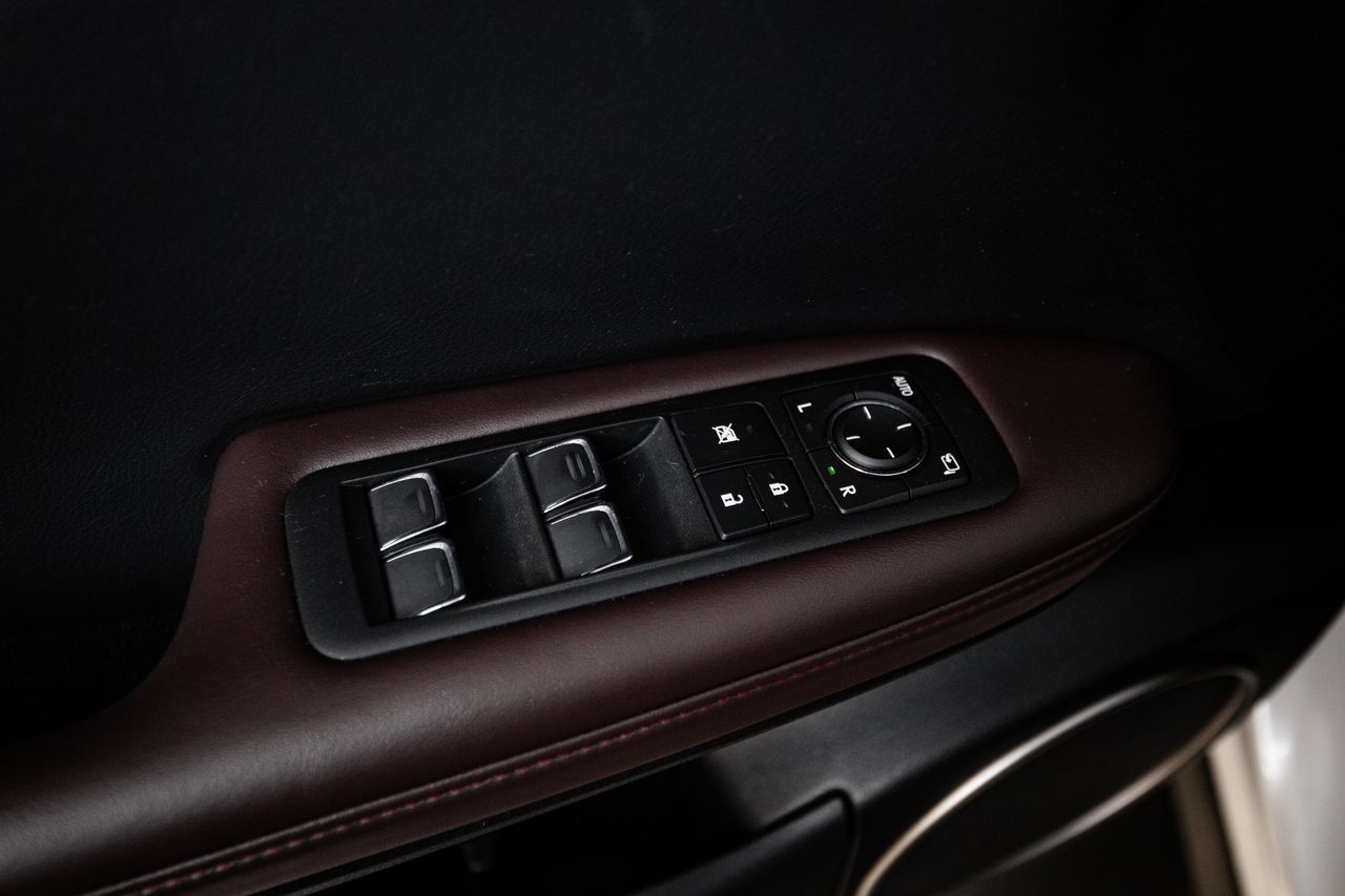 Used 2019 Lexus RX 450h AWD image 22