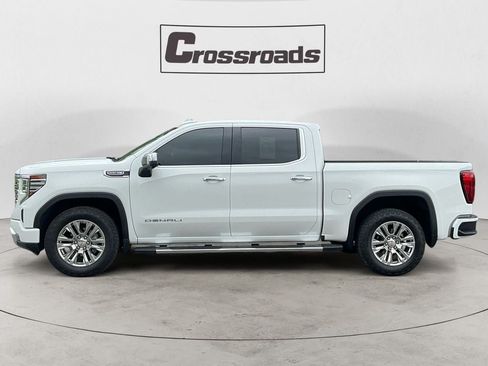 Used 2024 GMC Sierra 1500 Denali w/ Technology Package AWD/4WD image 2