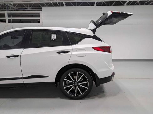 Used 2025 Acura RDX A-Spec image 11