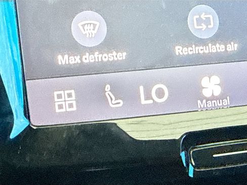 Used 2023 Volvo XC60 B5 Plus FWD image 21