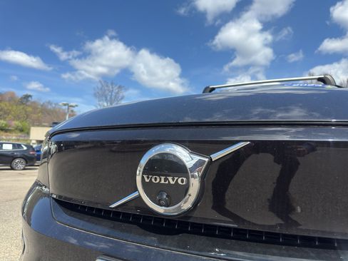 Used 2023 Volvo C40 P8 Recharge Ultimate AWD/4WD image 2