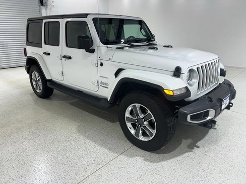 Used 2020 Jeep Wrangler Unlimited Sahara AWD/4WD image 7