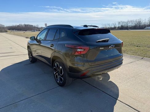 New 2026 Chevrolet Trax RS w/ Sunroof Package image 7
