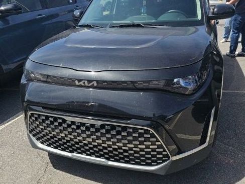 Used 2023 Kia Soul EX image 3