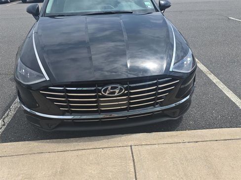 Certified 2023 Hyundai Sonata SE w/ Cargo Package FWD image 2