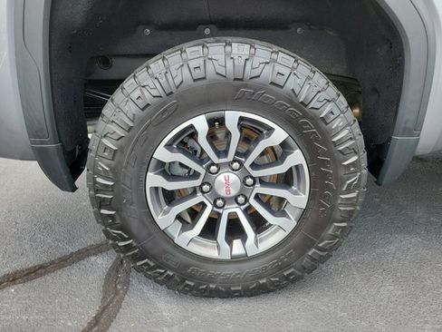 Used 2021 GMC Sierra 1500 AT4 w/ Off-Road Performance Package AWD/4WD image 9