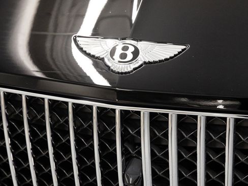 New 2025 Bentley Bentayga Extended Wheelbase image 4