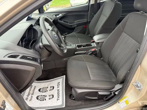 Used 2018 Ford Focus SE image 19