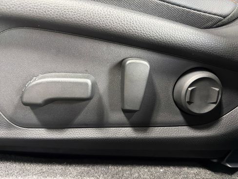 Certified 2025 Subaru Crosstrek 2.5i Limited w/ Crosstrek Mirror Package image 20