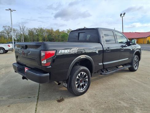 Used 2023 Nissan Titan PRO-4X w/ Pro-4x Convenience Package image 2